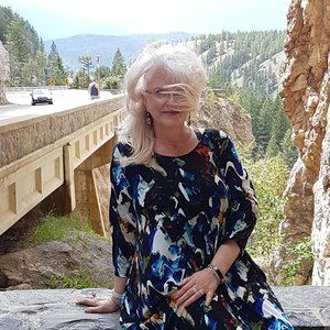 Meet your Posher, Carmen